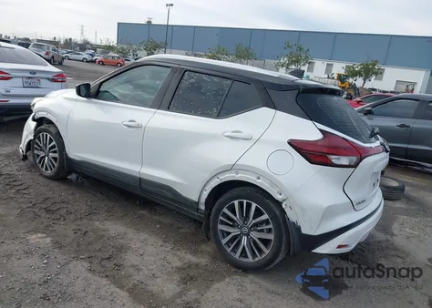 2021 Nissan Kicks Sv Xtronic Cvt z USA, uszkodzony, nr VIN 3N1CP5CV1ML486472